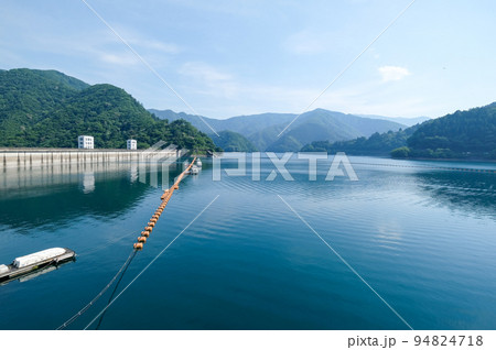 東京都 奥多摩町 夏 奥多摩湖 小河内ダム 東京都 奥多摩町 夏 奥多摩湖 小河内ダム 94824718