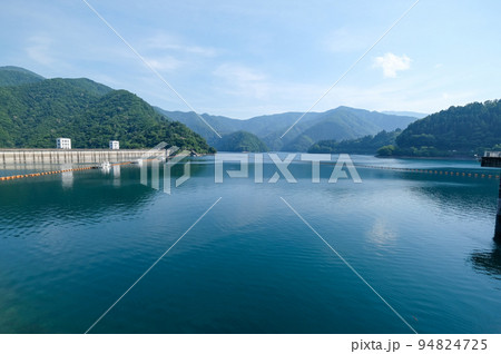 東京都 奥多摩町 夏 奥多摩湖 小河内ダム 東京都 奥多摩町 夏 奥多摩湖 小河内ダム 94824725