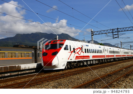 電車 列車 イベント列車 94824793
