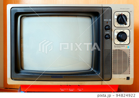 昭和時代のダイアル式ブラウン管テレビ 昭和時代のダイアル式ブラウン管テレビ 94824922