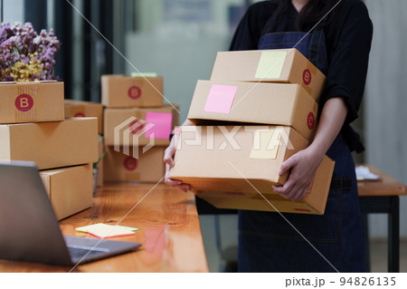 Small Business retail market and online sell marketing delivery, SME e-commerce concept Small Business retail market and online sell marketing delivery, SME e-commerce concept 94826135