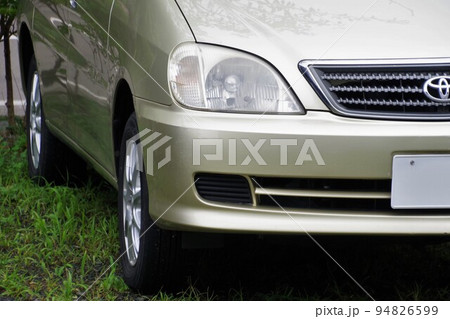 自動車イメージ　絶版になった車　トヨタナディア 94826599