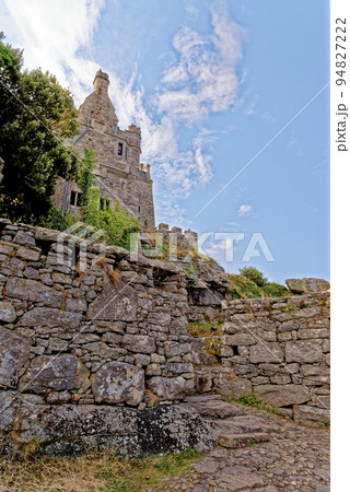 Iconic landmark of St Michael Mount - Cornwall, England Iconic landmark of St Michael Mount - Cornwall, England 94827222