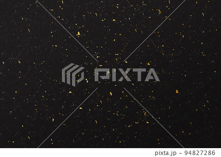 和柄イラスト素材　背景素材　和紙　紙　黒　高級　華やか　金色　金箔 94827286