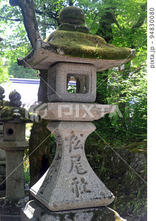 松尾大社境内の石燈籠-13 松尾大社境内の石燈籠-13 94830080