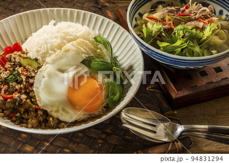 ガパオ　タイ料理 94831294