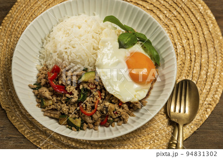 ガパオ　タイ料理 94831302