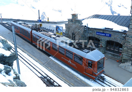 ゴルナーグラート鉄道の山頂駅 ゴルナーグラート鉄道の山頂駅 94832863