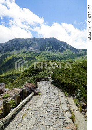 黒部立山アルペンルートの風景(立山室堂) 黒部立山アルペンルートの風景(立山室堂) 94835476