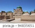 世界遺産　青空のヒヴァの廟　　ウズベキスタン 94835651