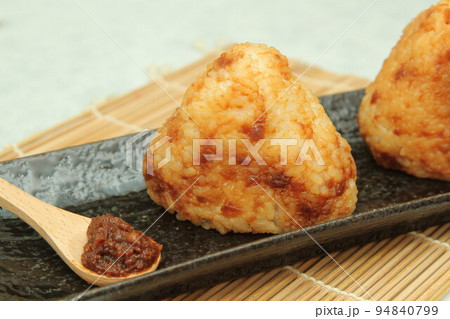 味噌おにぎり 94840799