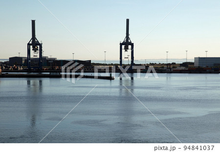 スウェーデンのストックホルムの港湾風景 94841037