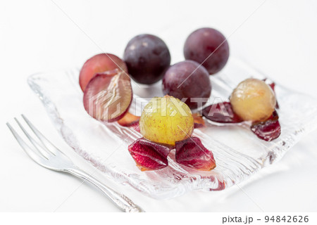 秋の味覚といえばぶどう（葡萄）巨峰  種なし巨峰 フルーツ 94842626