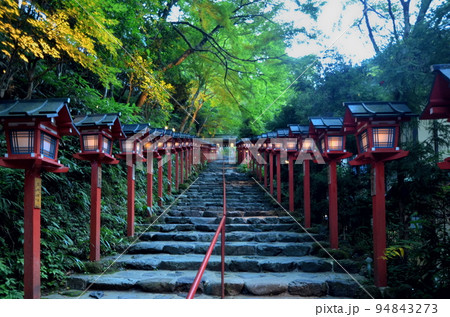 貴船神社参道 94843273