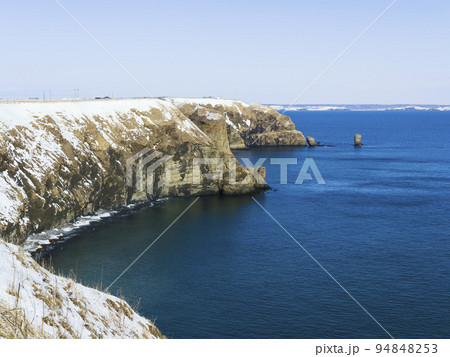 北海道・冬の霧多布岬 断崖 / Cape Kiritappu, Japan 北海道・冬の霧多布岬 断崖 / Cape Kiritappu, Japan 94848253