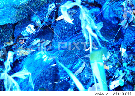 カラー　川　水　石　岩（2022年10月登録） 94848844