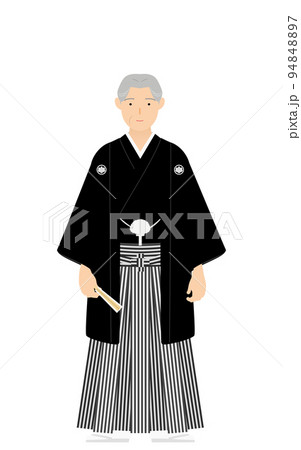紋付袴のシニア男性(和服姿)、扇子を持ってポーズを取る 紋付袴のシニア男性(和服姿)、扇子を持ってポーズを取る 94848897