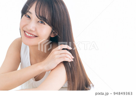 女性　ビューティー　美容　メイク　スキンケア 94849363
