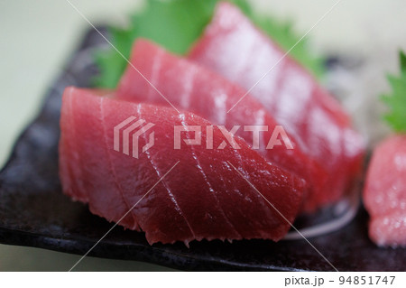 三崎港で食べる本マグロ 三崎港で食べる本マグロ 94851747