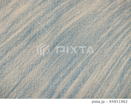 色鉛筆 塗り 青バックグラウンド （背景素材） 94851962