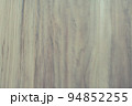 きれいな木目　縦模様のシンプルな壁紙イメージ　背景テクスチャー素材 94852255
