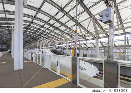 長崎駅発着便の西九州新幹線「かもめ」 94853093