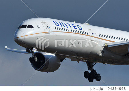 ユナイテッド航空の旅客機 B787-10 94854048