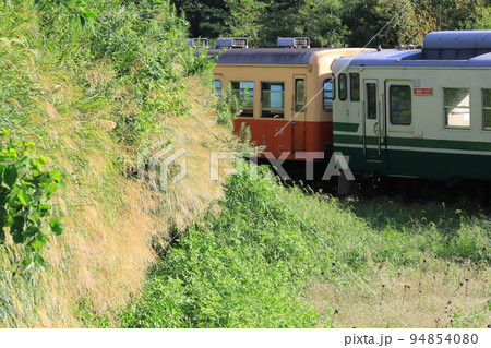小湊鐵道「ススキ咲く秋の光景と昔懐かしい列車」 小湊鐵道「ススキ咲く秋の光景と昔懐かしい列車」 94854080