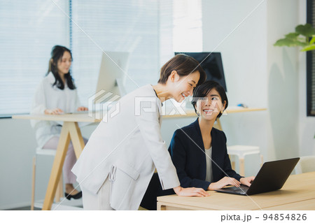 アパレル　デザイン会社　 94854826