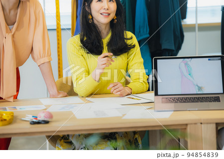 アパレル　デザイン会社　 94854839