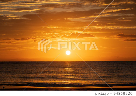 【海】日の出【水平線】 【海】日の出【水平線】 94859526