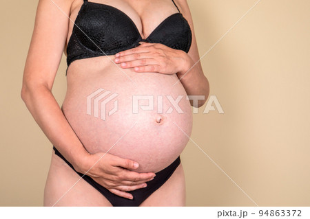 Pregnant woman. Expecting a child and health 94863372