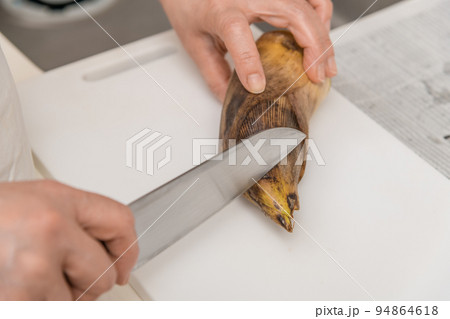 【筍のあく抜きの下準備】 94864618
