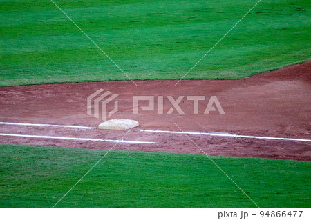 マツダスタジアムのファーストベース マツダスタジアムのファーストベース 94866477