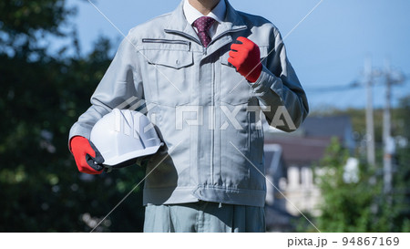 作業服にネクタイの男性|建設業イメージ 作業服にネクタイの男性|建設業イメージ 94867169
