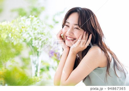 女性 ビューティー 美容 メイク スキンケア 女性 ビューティー 美容 メイク スキンケア 94867365