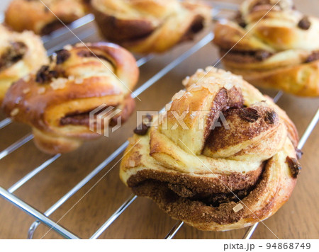 ホームベーカリー　シナモンロール 94868749