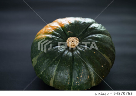 栄養豊富な坊ちゃんかぼちゃ 栄養豊富な坊ちゃんかぼちゃ 94870763