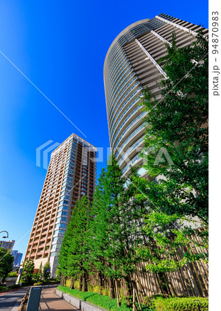 東京 品川区大崎の都市風景 目黒川沿いのタワーマンション郡 東京 品川区大崎の都市風景 目黒川沿いのタワーマンション郡 94870983