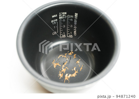 テフロン加工の剥がれた炊飯器の内釜 テフロン加工の剥がれた炊飯器の内釜 94871240