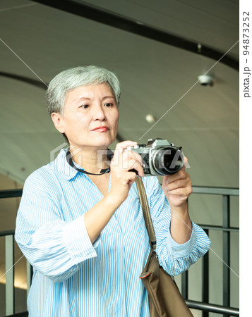 コピースペース カジュアル 無造作 94873252