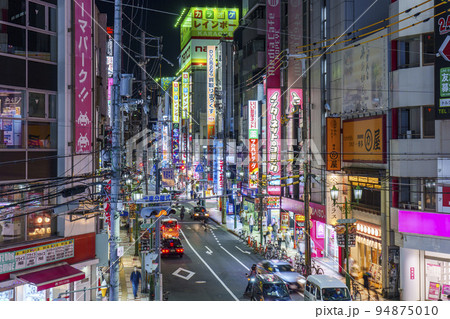 大阪なんば千日前　夜のなんさん通り 94875010