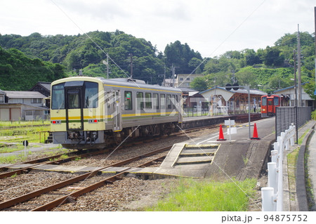 JR木次線木次駅の車両の景色 JR木次線木次駅の車両の景色 94875752