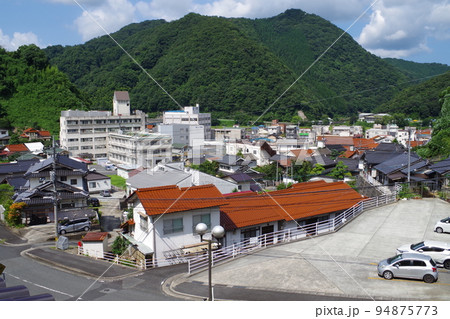 ふるさと会館から眺めた川本町の街並 ふるさと会館から眺めた川本町の街並 94875773