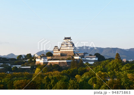 姫路城と青空 姫路城と青空 94875863