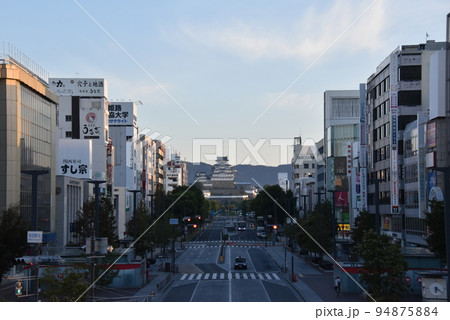姫路城と青空 姫路城と青空 94875884
