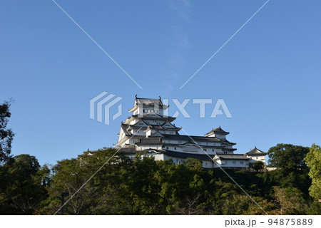 姫路城と青空 94875889