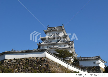 姫路城と青空 姫路城と青空 94875922