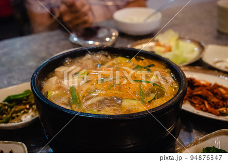 韓国料理　スンドゥブ 94876347