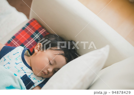 2 years old 2 years old 94878429